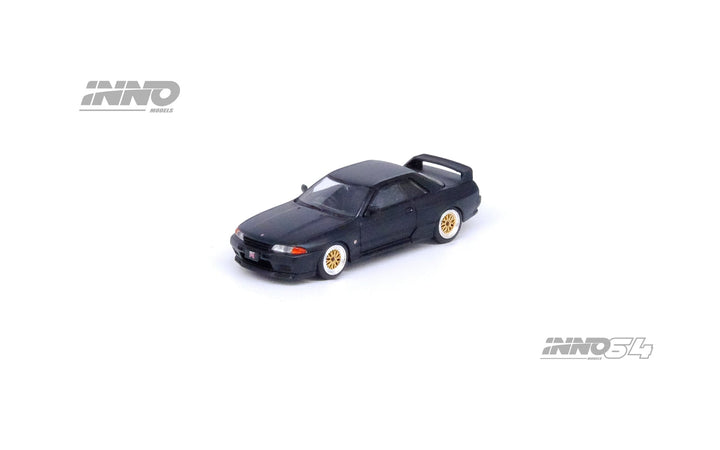 Nissan Skyline GT-R R32 Matt Black "THE DIECAST COMPANY" Special Edition 1:64 by Inno64  IN64-R32-MB Angled Front View