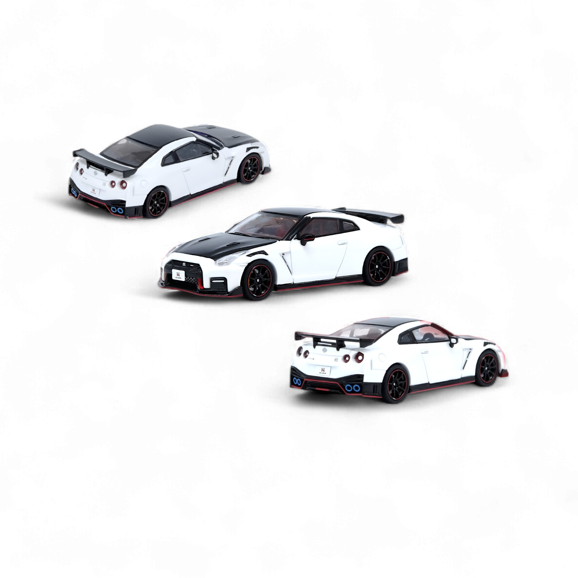 NISSAN GT-R (R35) NISMO White 1:64 by Inno64