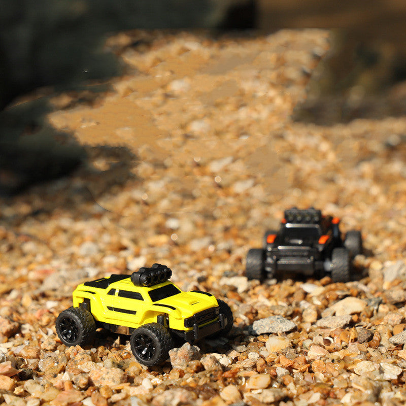 C81 Rechargeable RC Monster Truck with Remote Control Set 4