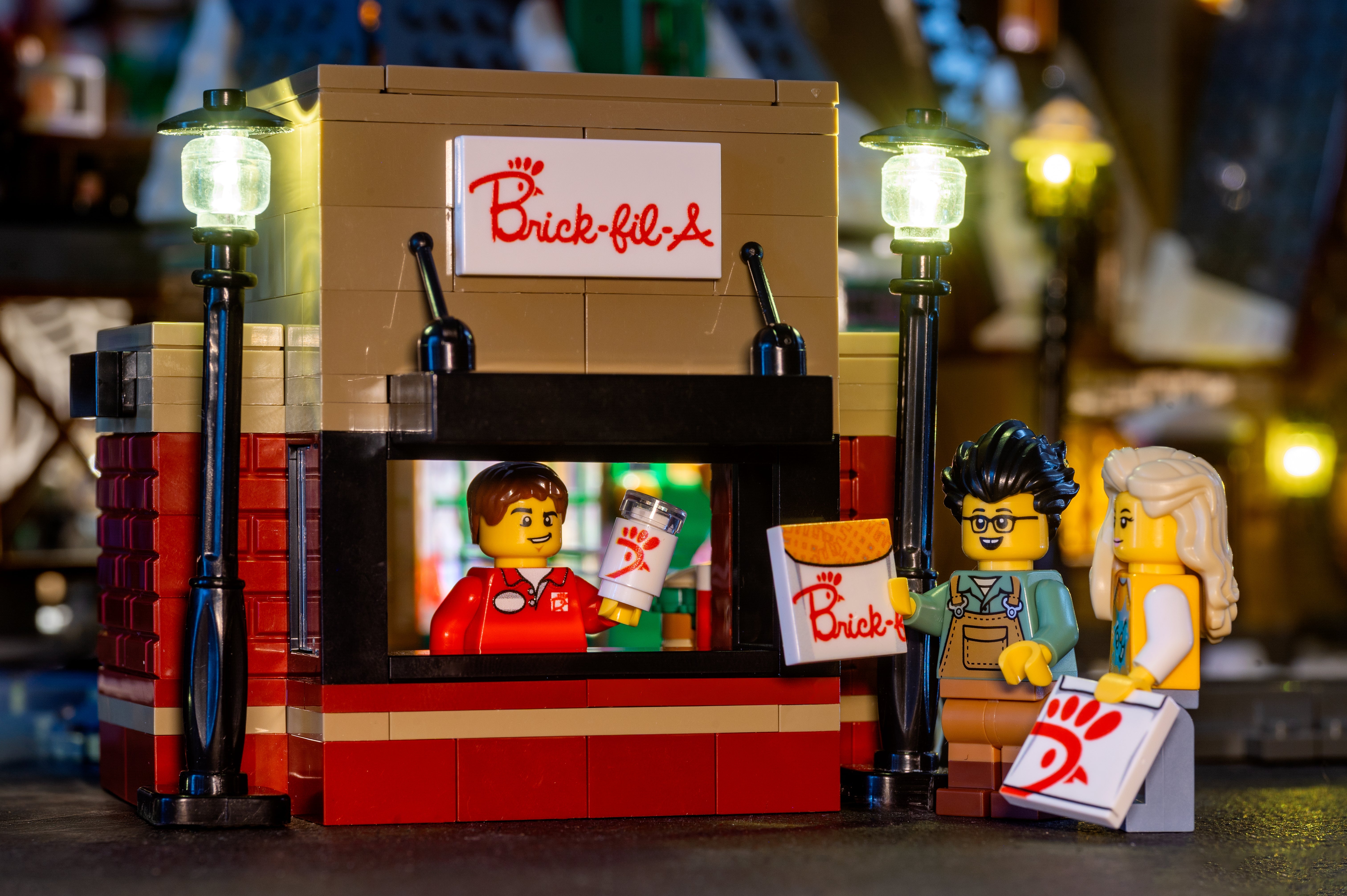 Brick-Fil-A Food Stand with Employee Minifig 6