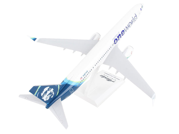 Boeing 737-900 Commercial Aircraft "Alaska Airlines - One World" (N487AS) White with Blue Tail (Snap-Fit) 1/130 Plastic Model by Skymarks-1