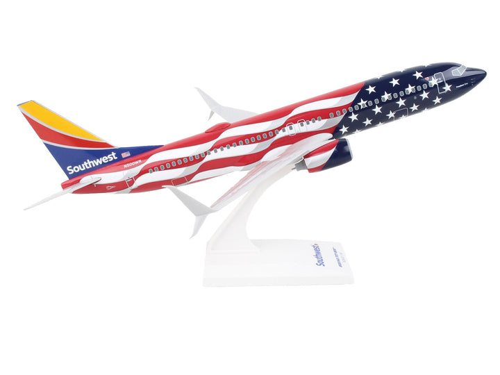 Boeing 737-800 Commercial Aircraft "Southwest Airlines - Freedom One" (N500WR) USA Flag Livery (Snap-Fit) 1/130 Plastic Model by Skymarks-1