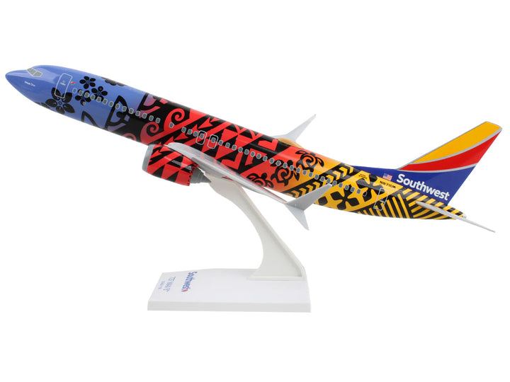 Boeing 737 MAX 8 Commercial Aircraft "Southwest Airlines - Imua One" (N8710M) Hawaiian Graphics (Snap-Fit) 1/130 Plastic Model by Skymarks-0