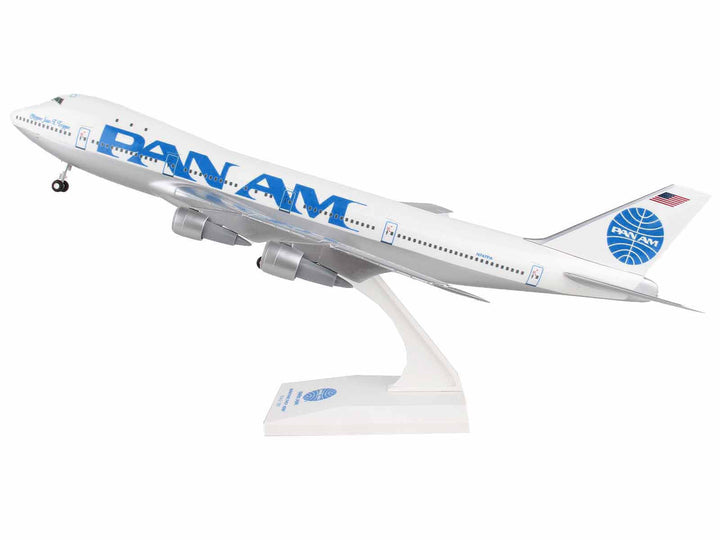 Boeing 747-100 Commercial Aircraft with Landing Gear "Pan American (Pan Am) Airways" (N8642E) White (Snap-Fit) 1/200 Plastic Model by Skymarks-1