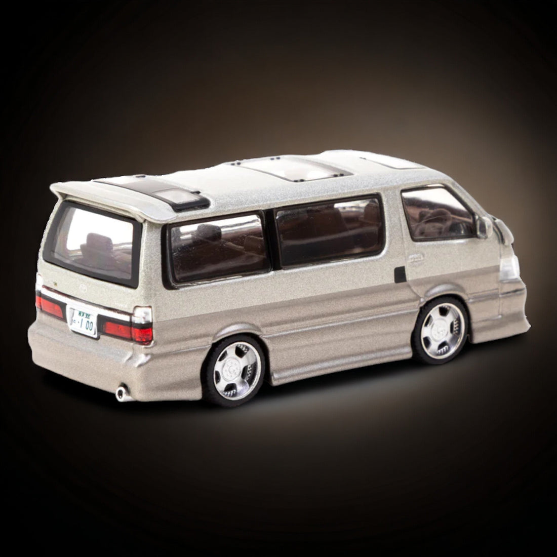 Toyota Hiace Wagon Custom in Silver/Brown 1:64 by Tarmac Works - 2