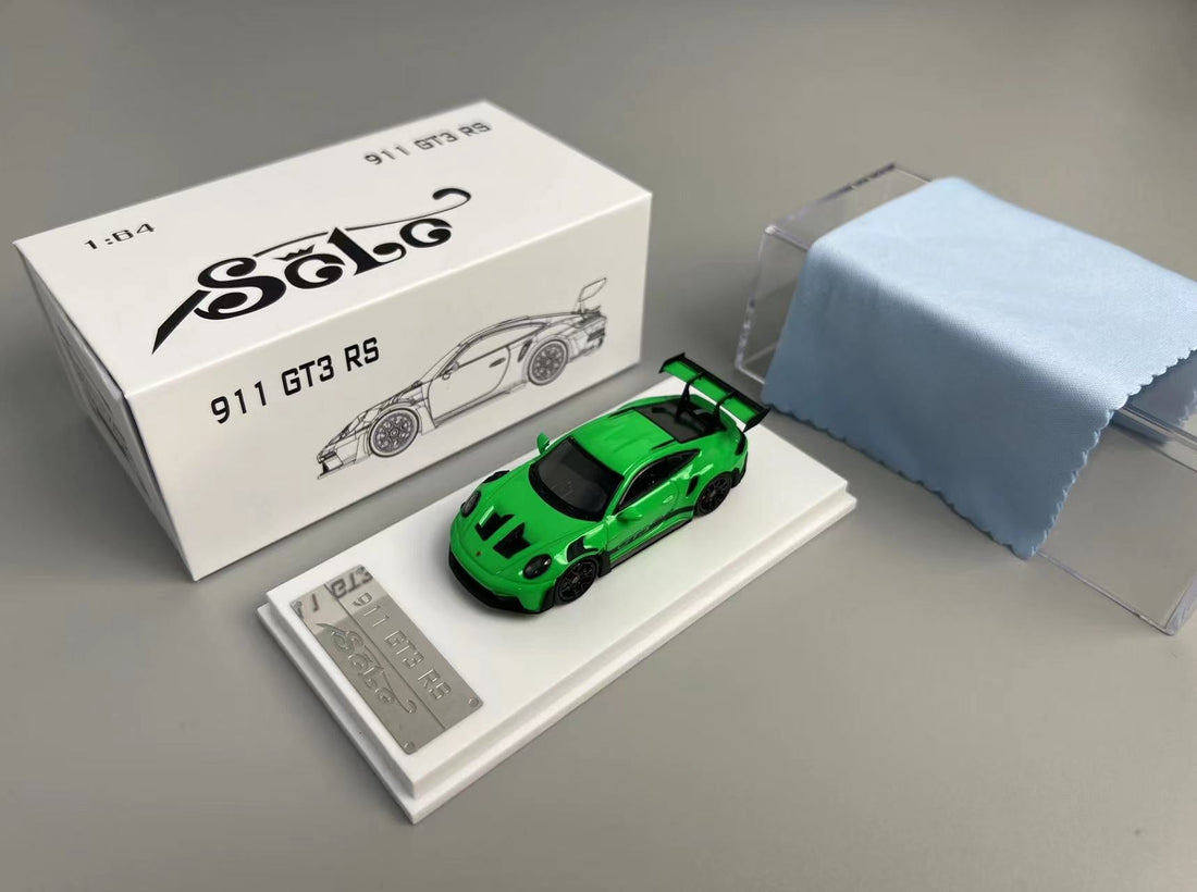 Porsche 911 992 GT3 RS Lizard Green 1:64 by SOLO Open Package View