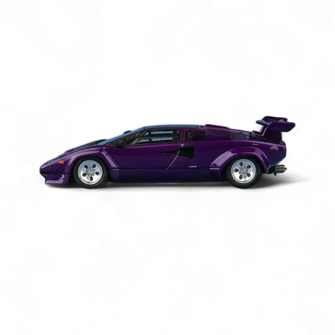 Countach LP5000S - Metallic Purple w/ Wing 1:64 by Findclassically 2
