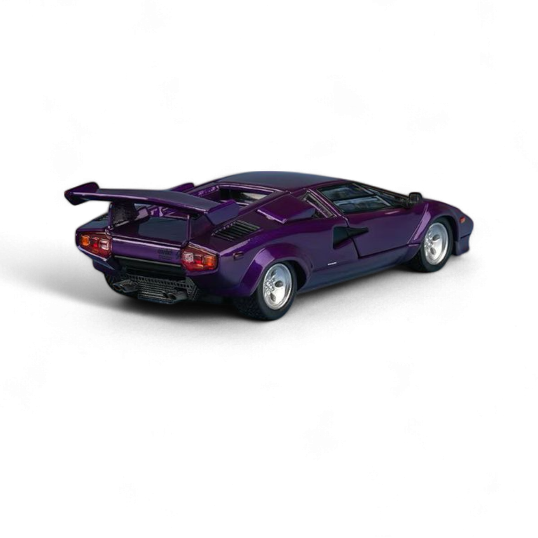 Countach LP5000S - Metallic Purple w/ Wing 1:64 by Findclassically 3