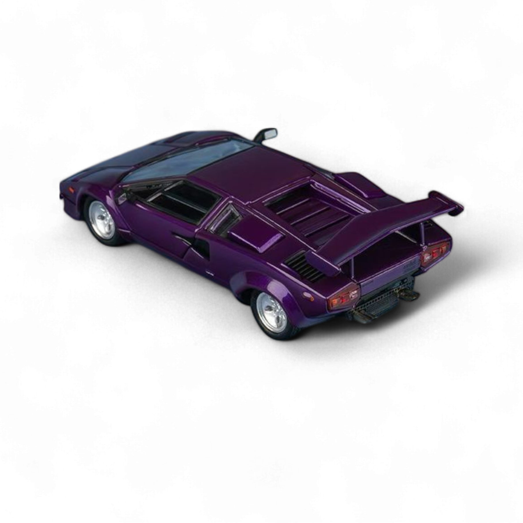 Countach LP5000S - Metallic Purple w/ Wing 1:64 by Findclassically 4