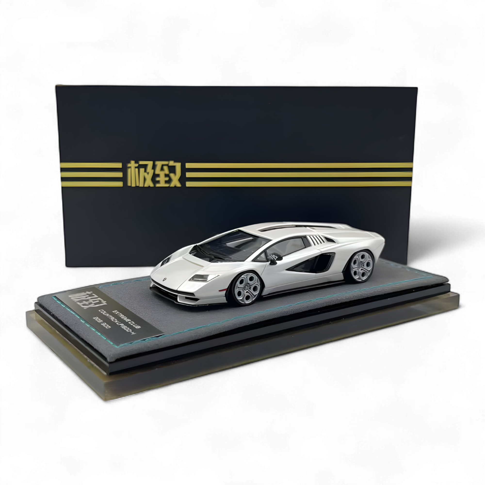 Lamborghini Countach LPI800-4 White 1:64 by Extreme Club 