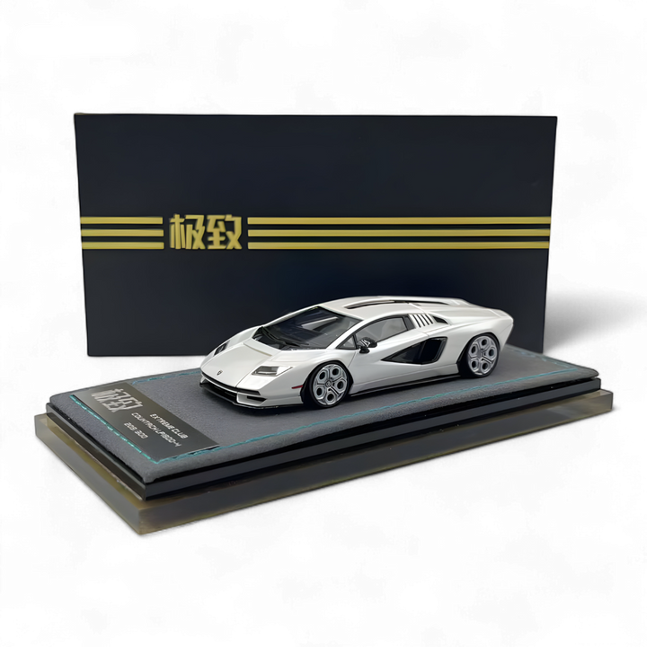 Lamborghini Countach LPI800-4 White 1:64 by Extreme Club 