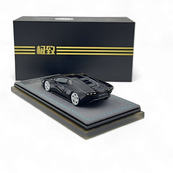 Lamborghini Countach LPI800-4 Nero Helene 1:64 by Extreme Club  2