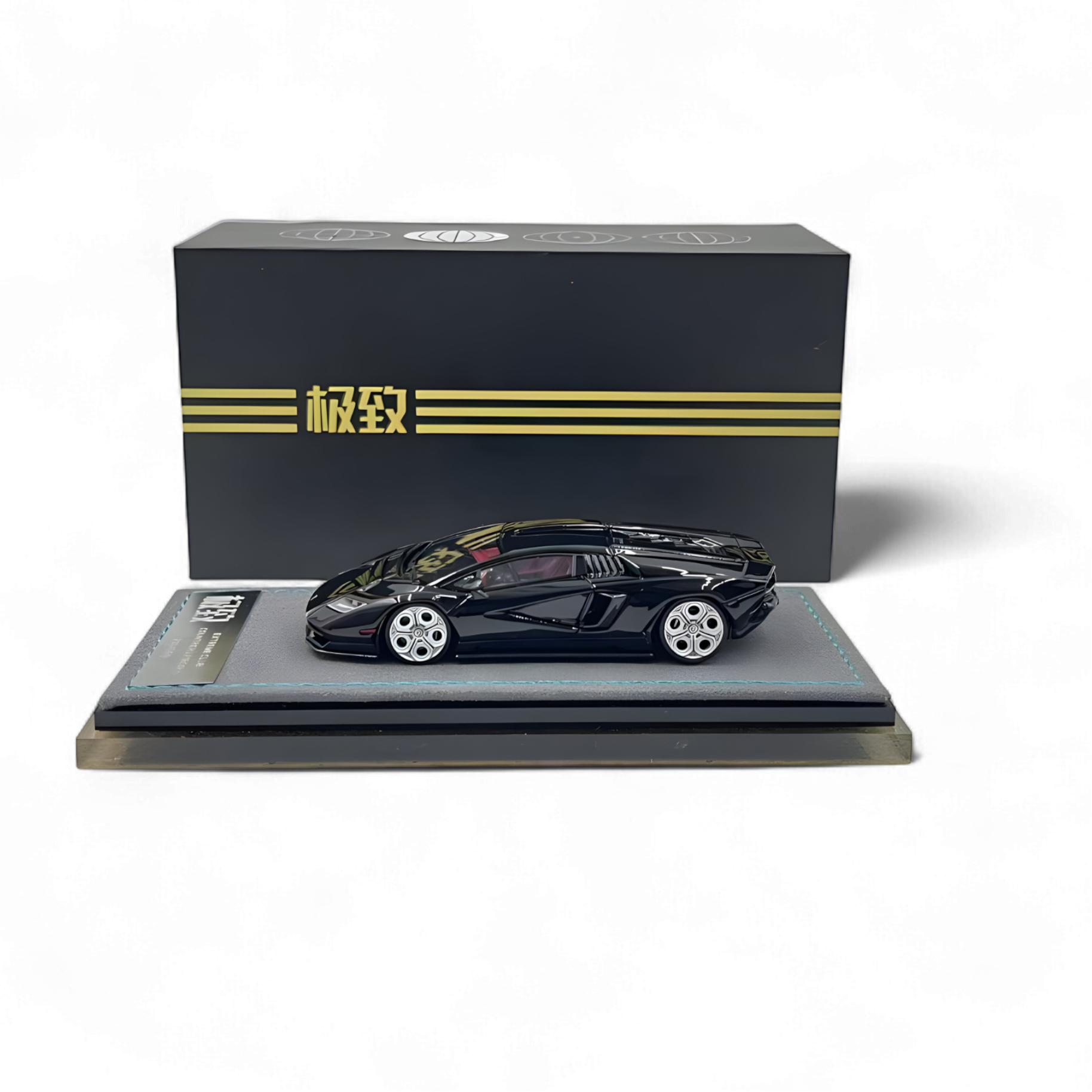 Lamborghini Countach LPI800-4 Nero Helene 1:64 by Extreme Club  3