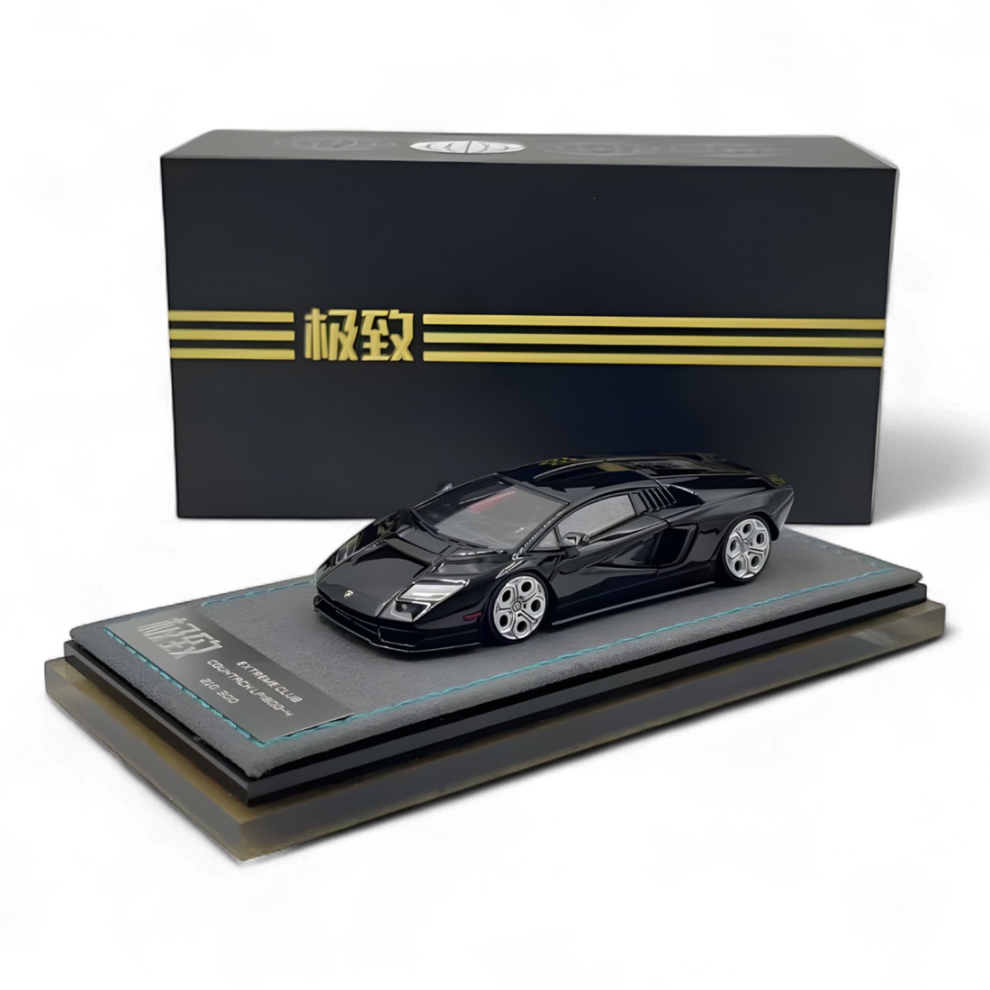 Lamborghini Countach LPI800-4 Nero Helene 1:64 by Extreme Club 