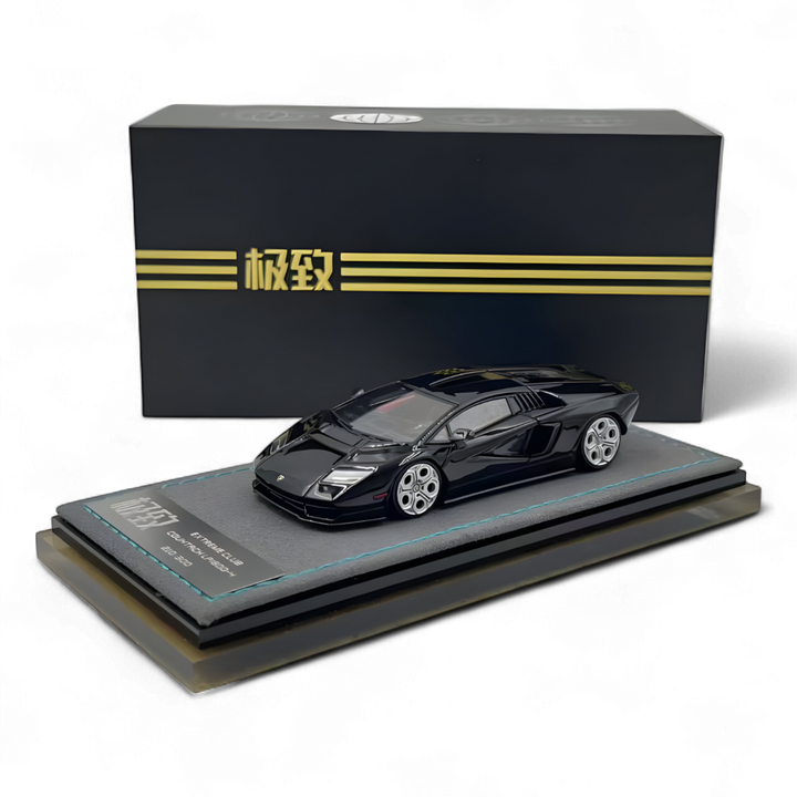 Lamborghini Countach LPI800-4 Nero Helene 1:64 by Extreme Club 