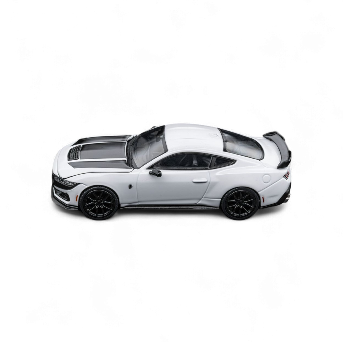 Mustang Dark Horse - Crystal White - Black Wheels 1:64 by DCM 4