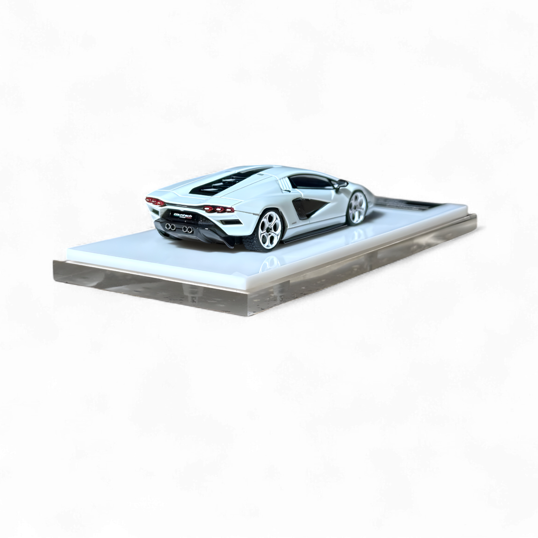 NEO COUNTACH LPI 800-4 BIANCO SIDERALE 1:64 Resin by Fuelme Model 3