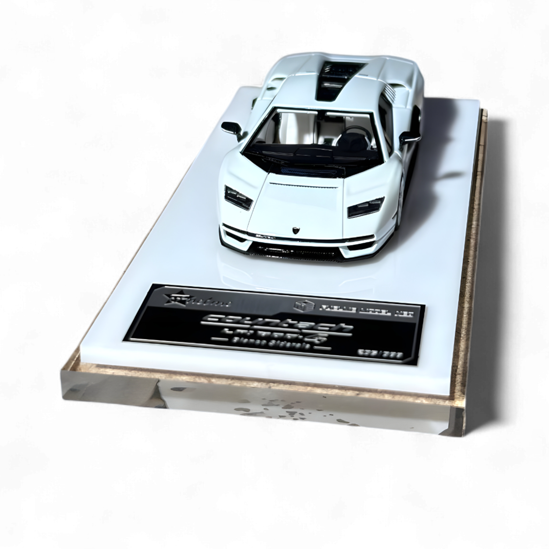 NEO COUNTACH LPI 800-4 BIANCO SIDERALE 1:64 Resin by Fuelme Model 4