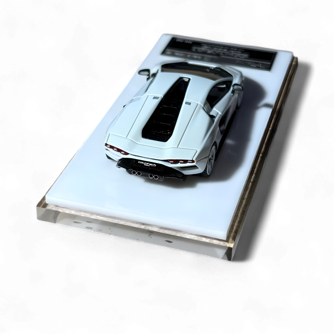 NEO COUNTACH LPI 800-4 BIANCO SIDERALE 1:64 Resin by Fuelme Model 5