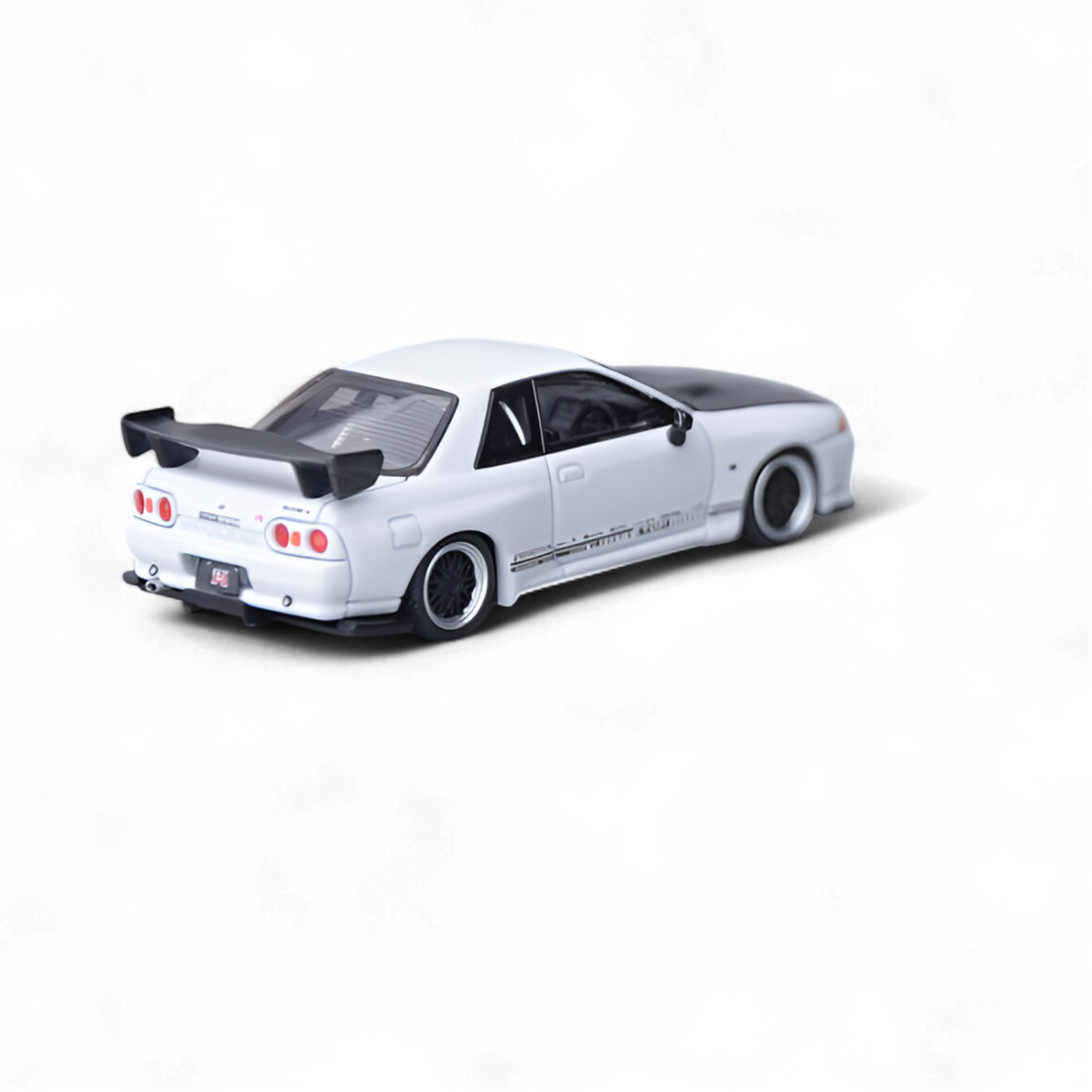 Nissan Skyline GT-R R32 Top Secret Modified VR32 White 1:64 by Focal Horizon 4