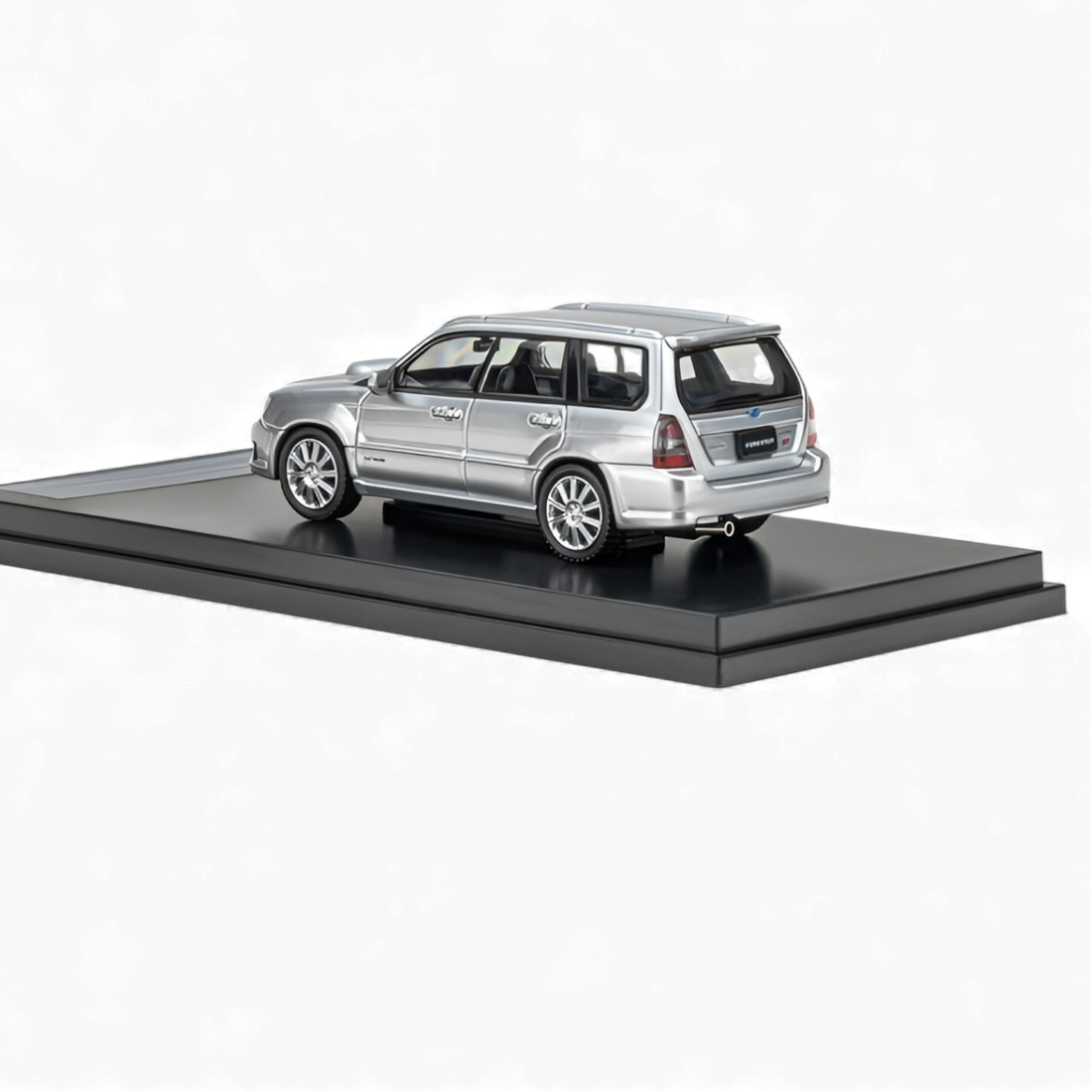 Subaru Forester Silver 1:64 by Fiberrun  5