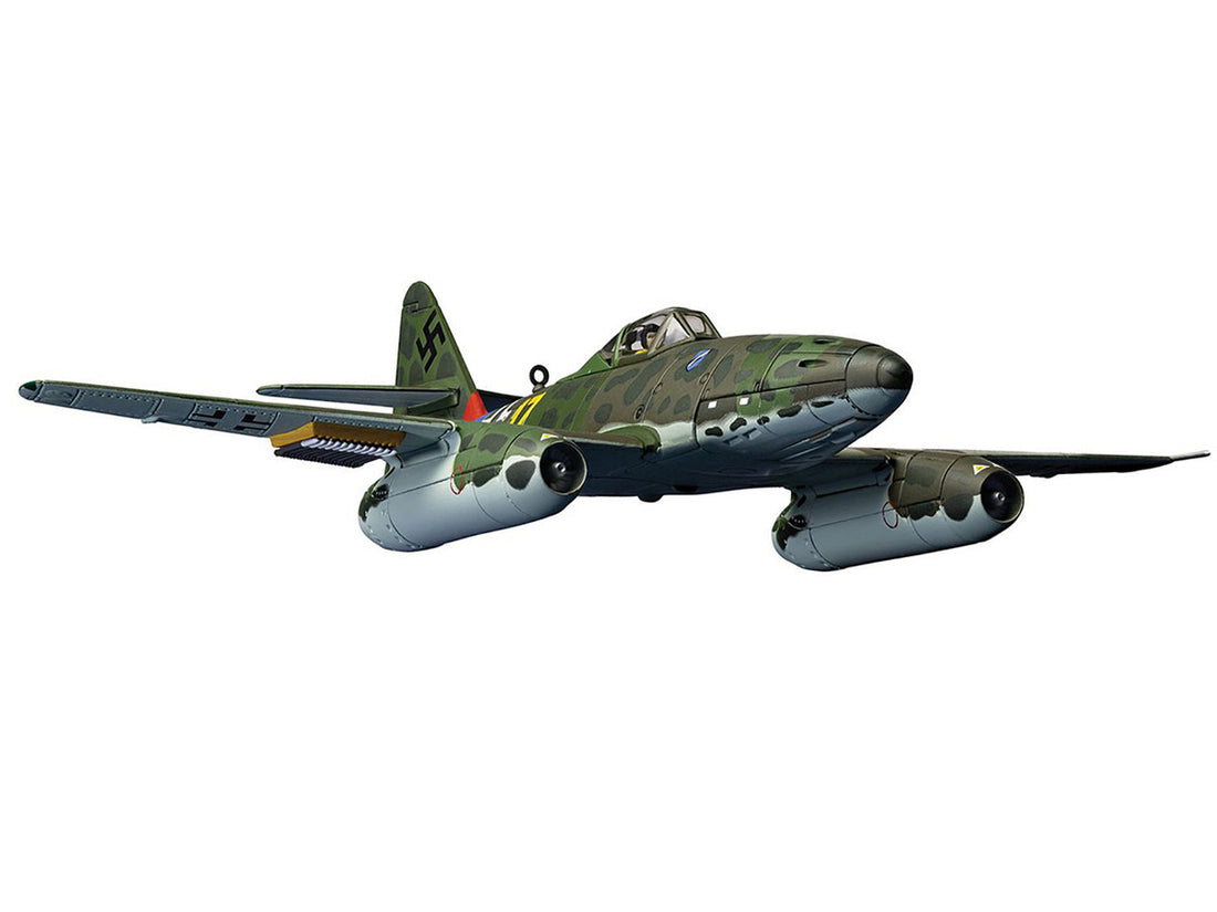 Messerschmitt Me262A-1A Fighter Aircraft "LT. Walter Hagenah III - Jagdeschwader 7 Larz Airfield Germany" (1945) German Luftwaffe "The Aviation Archive" Series 1/72 Diecast Model by Corgi-0