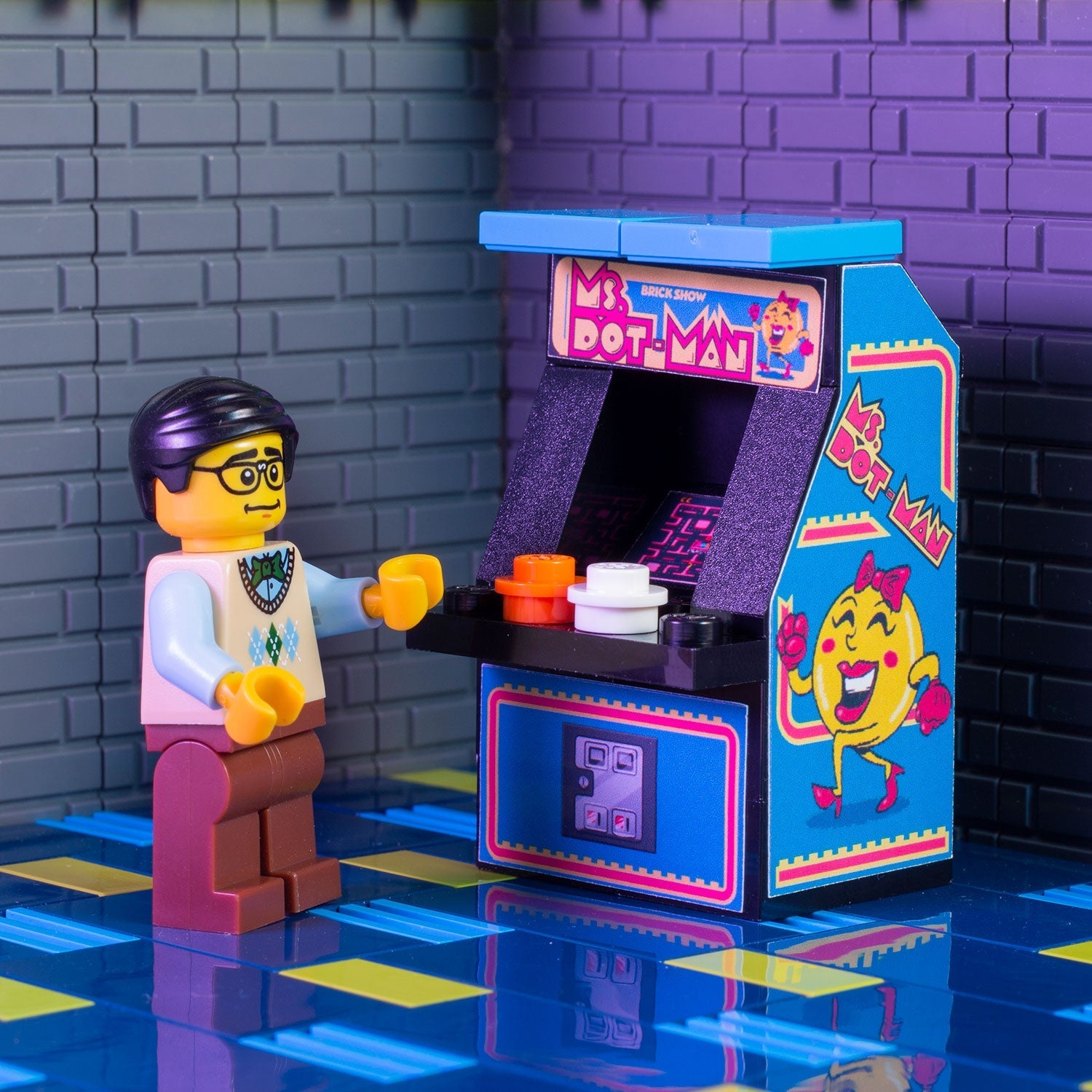 Ms. Dot-Man Custom Arcade Machine made with LEGO parts - B3 Customs