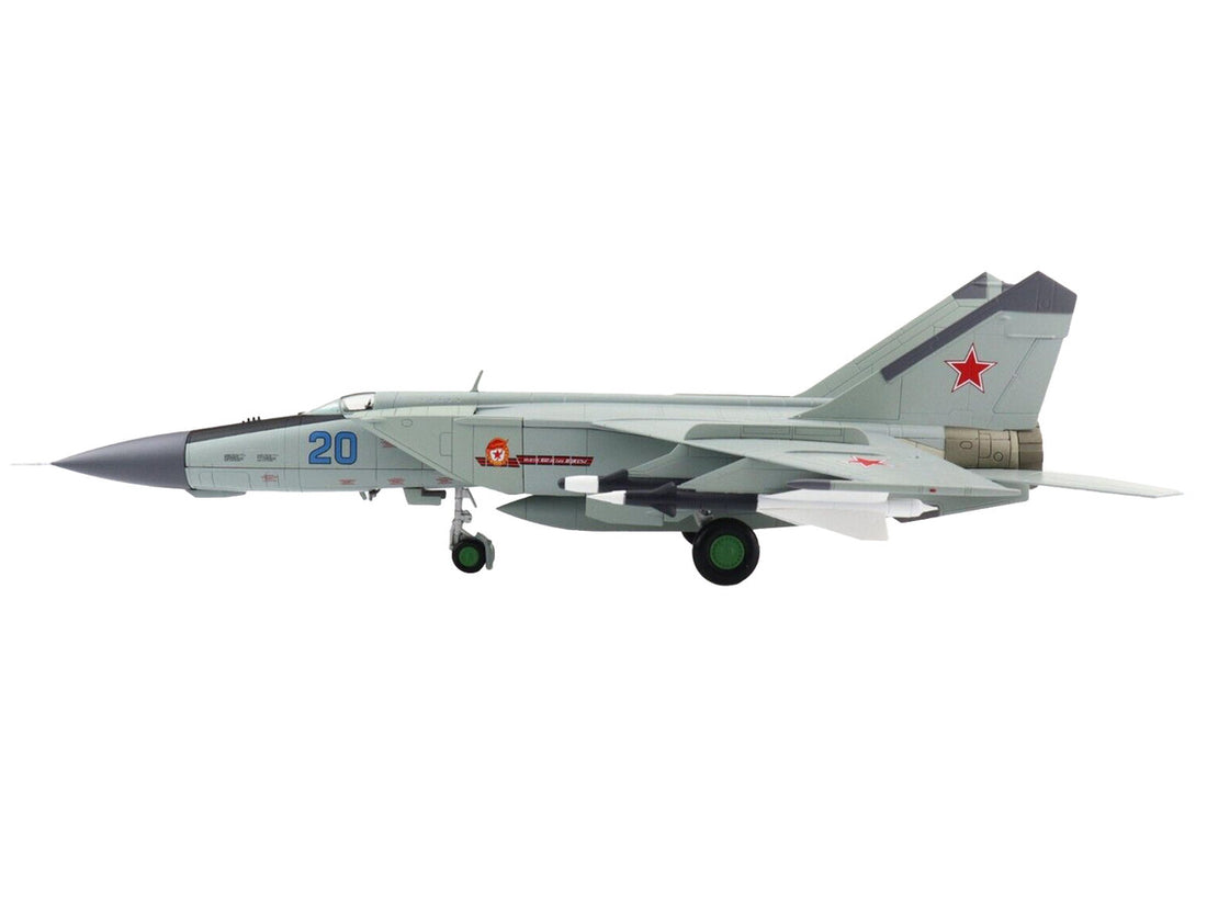 Mikoyan-Gurevich MiG-25PDS Aircraft "146th Guards Fighter Aviation Regiment 50th Anniversary of October" (1990) Soviet Air Force "Air Power Series" 1/72 Diecast Model by Hobby Master-1
