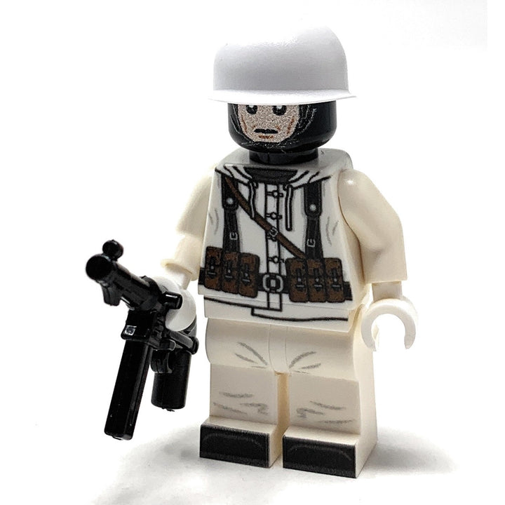 German WW2 Winter Soldier w/ MP40 Military Minifig