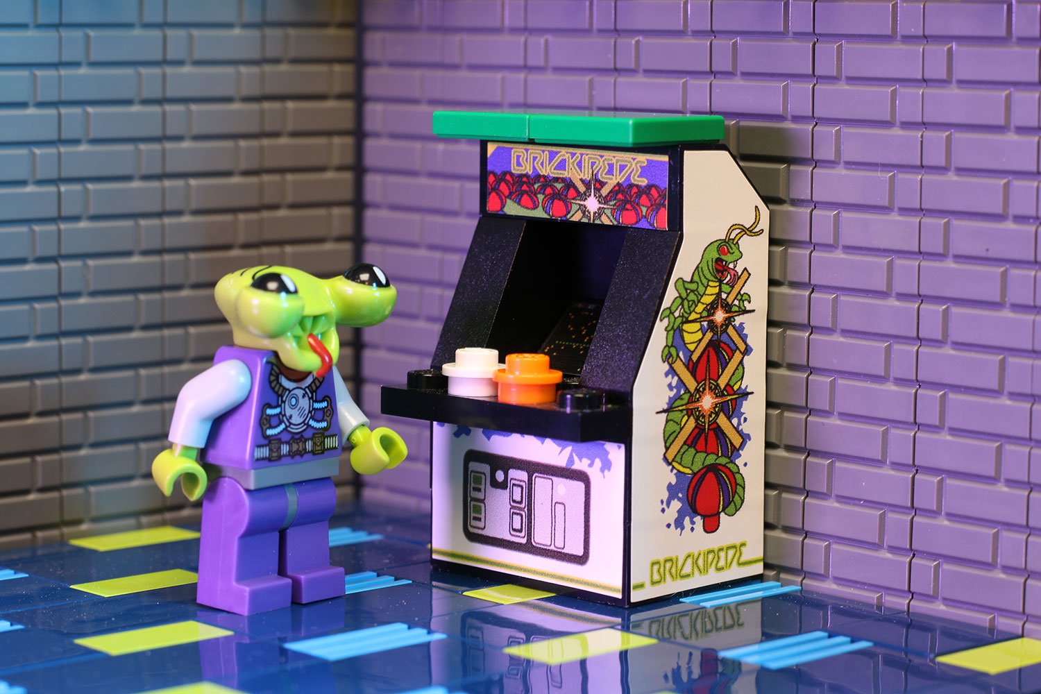 Custom Brickipede Arcade Machine made using LEGO parts - B3 Customs 3