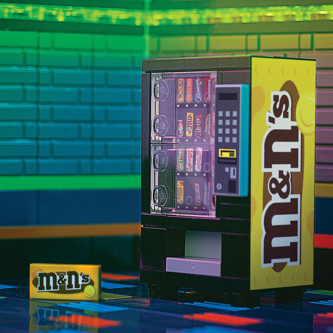 M&Ns (Peanut) Candy Vending Machine made using LEGO parts - B3 Customs 2