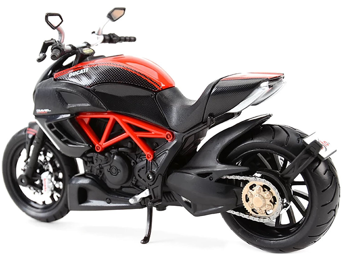 Ducati Diavel Red and Carbon 1/12 Diecast Motorcycle Model by Maisto-1