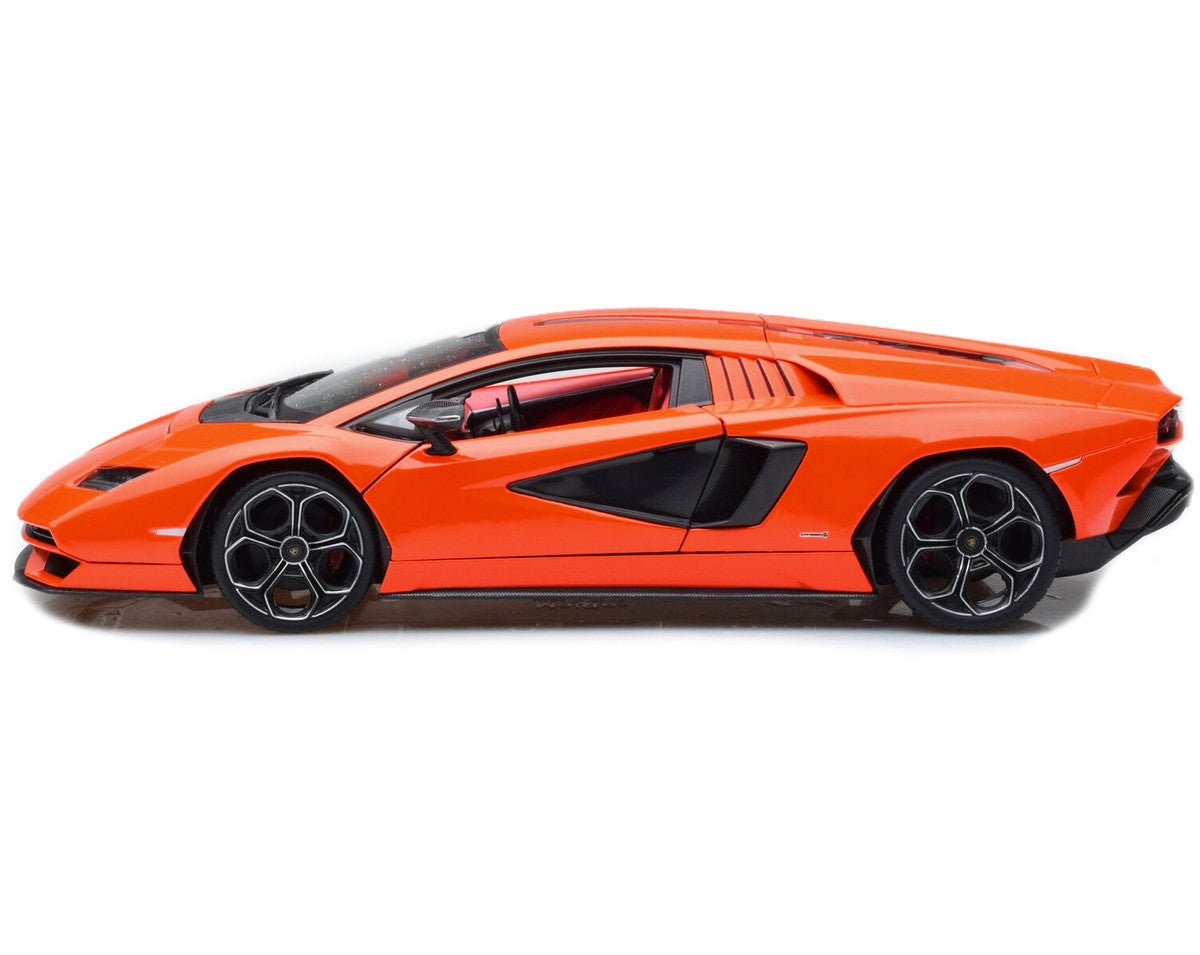 Lamborghini Countach LPI 800-4 Orange 1:18 Diecast Model Car