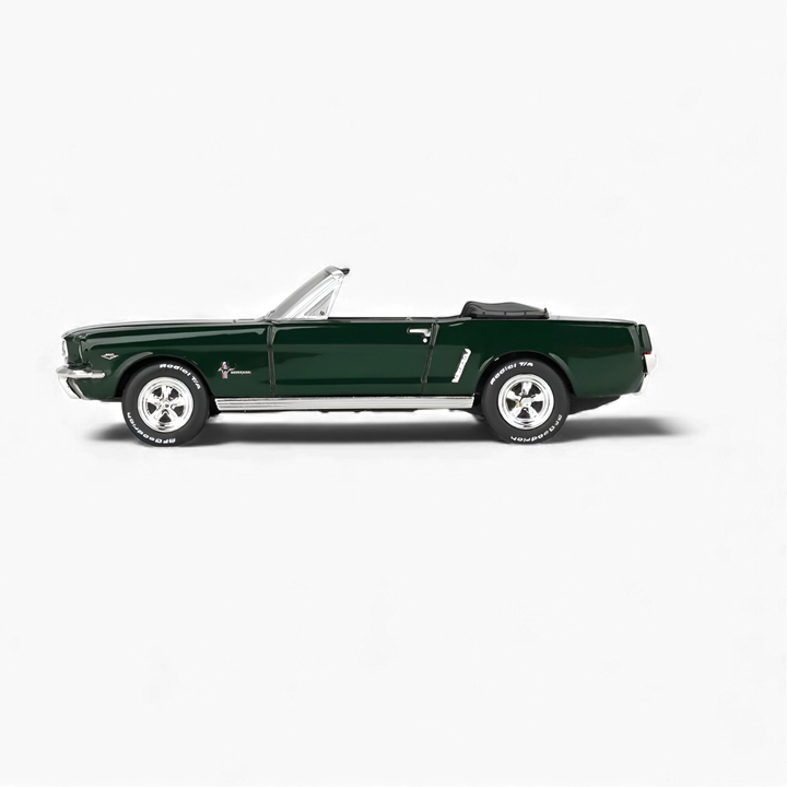 Ford Mustang Convertible Highland Green 1:64 by Mini-GT  2