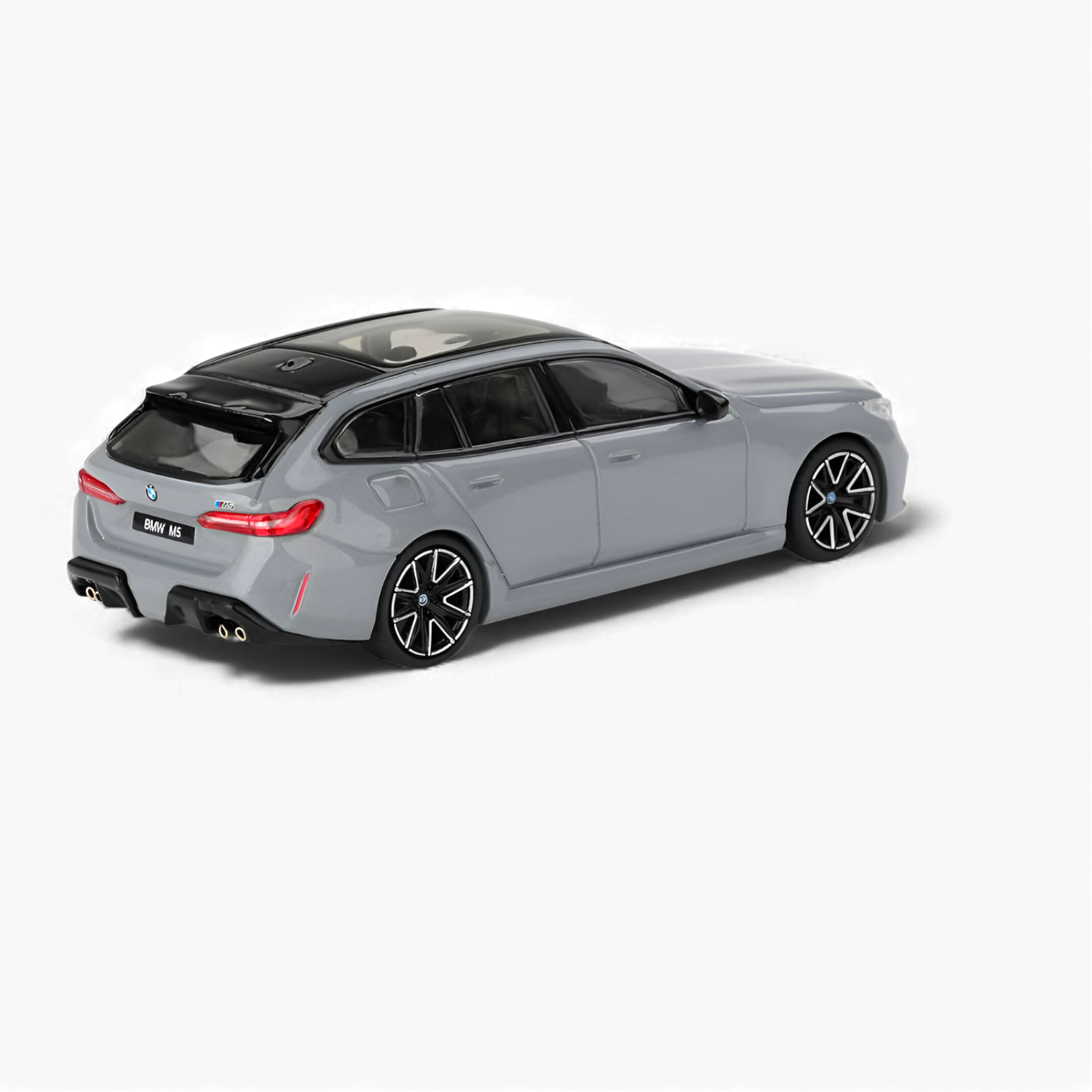 BMW M5 Touring Brooklyn Grey Metallic 1:64 by Mini GT 3
