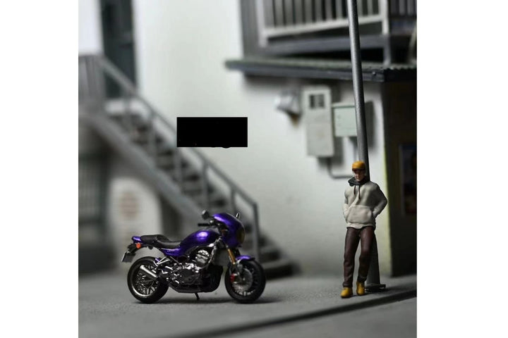 EHC Model Figure Set 2019 Kawasaki z900rs With Boy Figure 1:64 (resin) Close Up