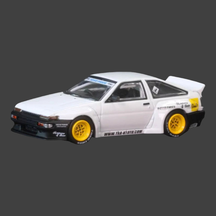 Toyota Corolla Sprinter Trueno AE86 "PANDEM / ROCKET BUNNY" in White 1:64 by Inno64 IN64-AE86P-WHI