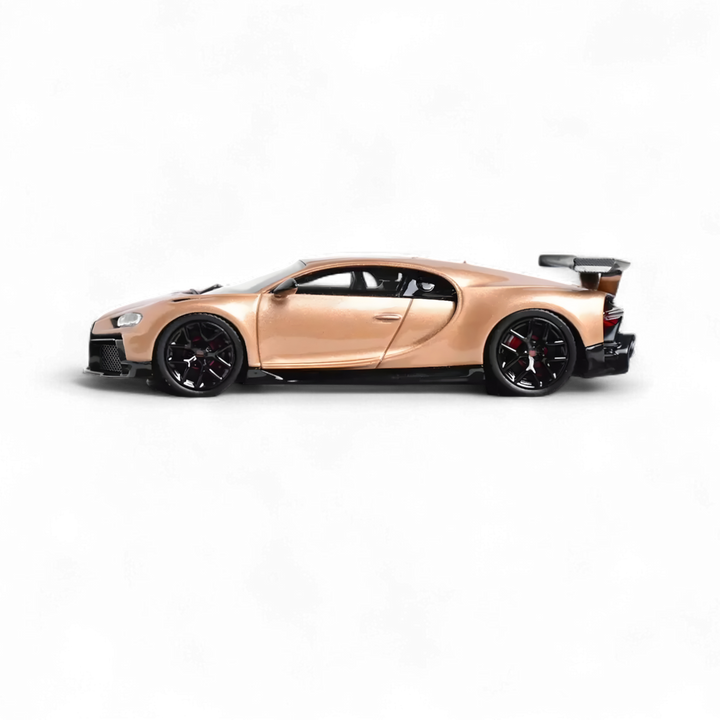 Bugatti Chiron PUR SPORT in Fantasy Rose Gold Limited to 299 Pcs 1:64 by YM Model 2