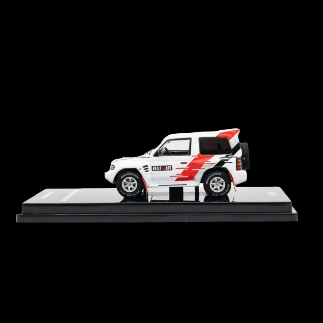 Mitsubishi Pajero Evolution "RALLIART" in White 1:64 by Inno64 IN64-EVOP-RAWHI Side View