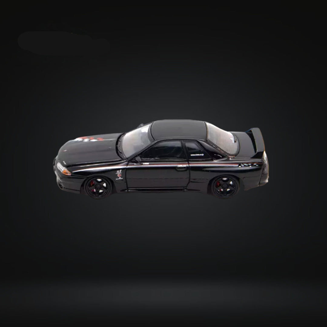 Nissan Skyline R32 GT-R 3rd Gen Nismo S-Tune Black Nismo Livery 1:64 by Focal Horizon Side View