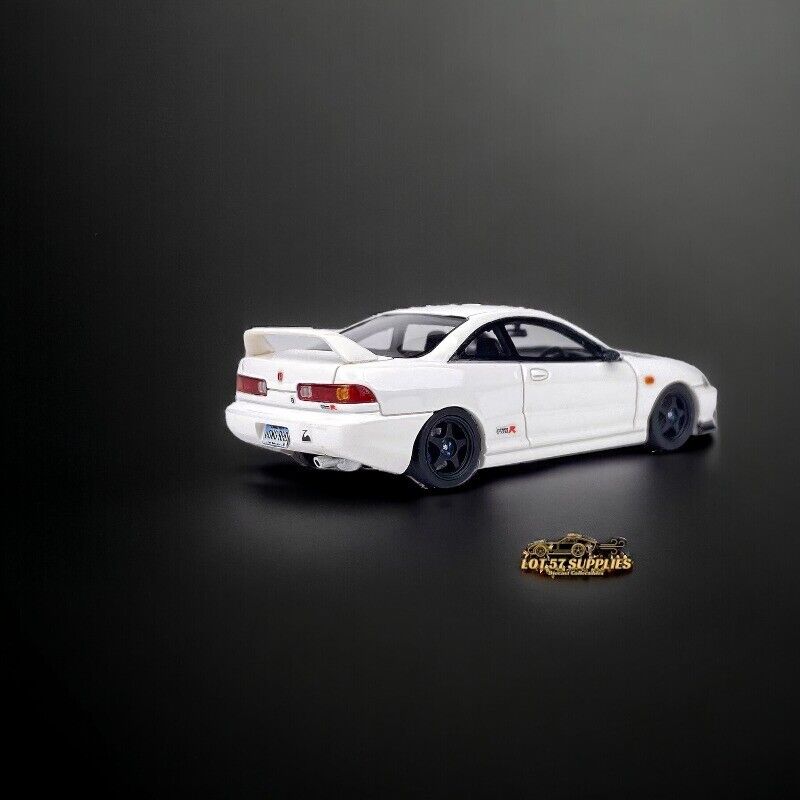 Honda Integra DC2 in White 1:64 Resin Limited to 399 Pcs by Nice Auto