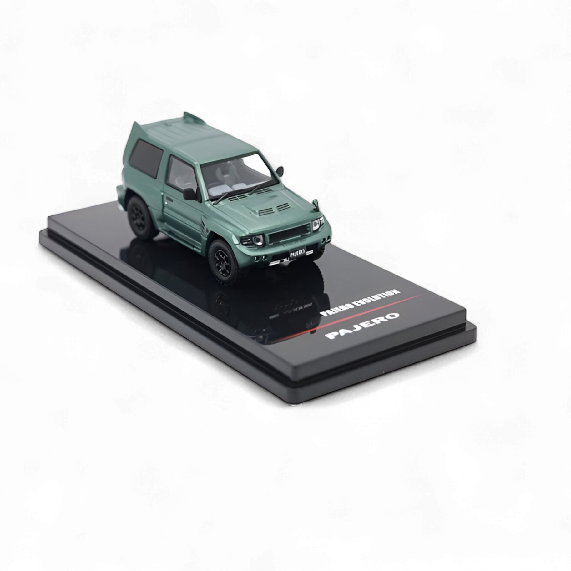 Mitsubishi Pajero Evolution Satin Green 1:64 by Inno64  2