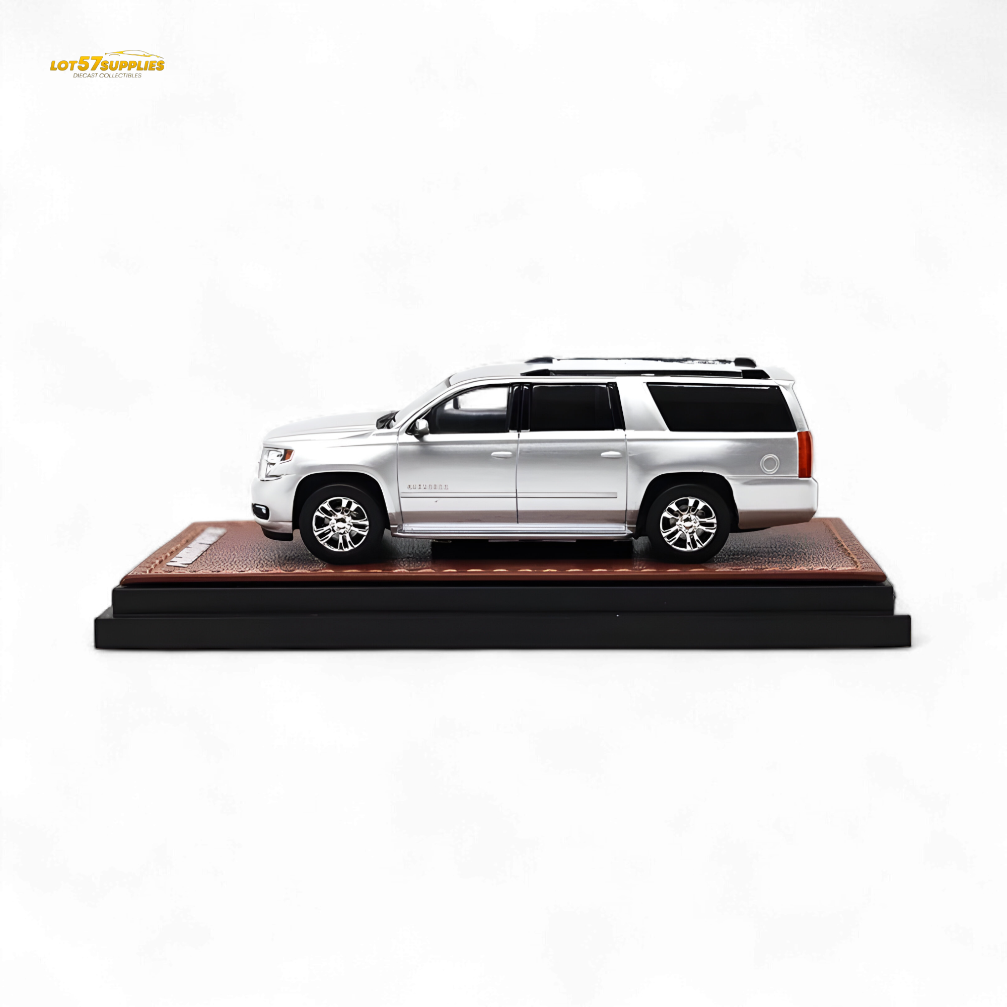Chevrolet Suburban 2015 - Silver 1:64 by GOC