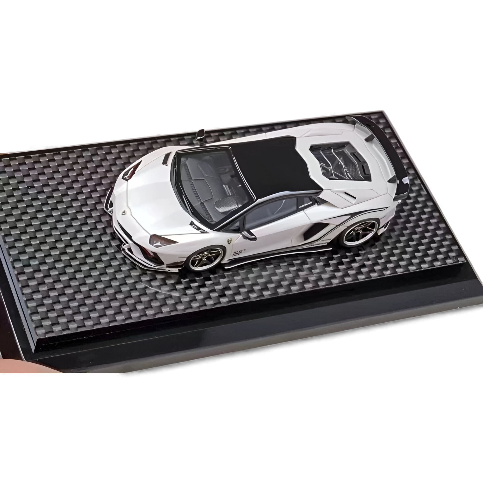 Lamborghini Aventador S Rowen White 1:64 by YM Model  4