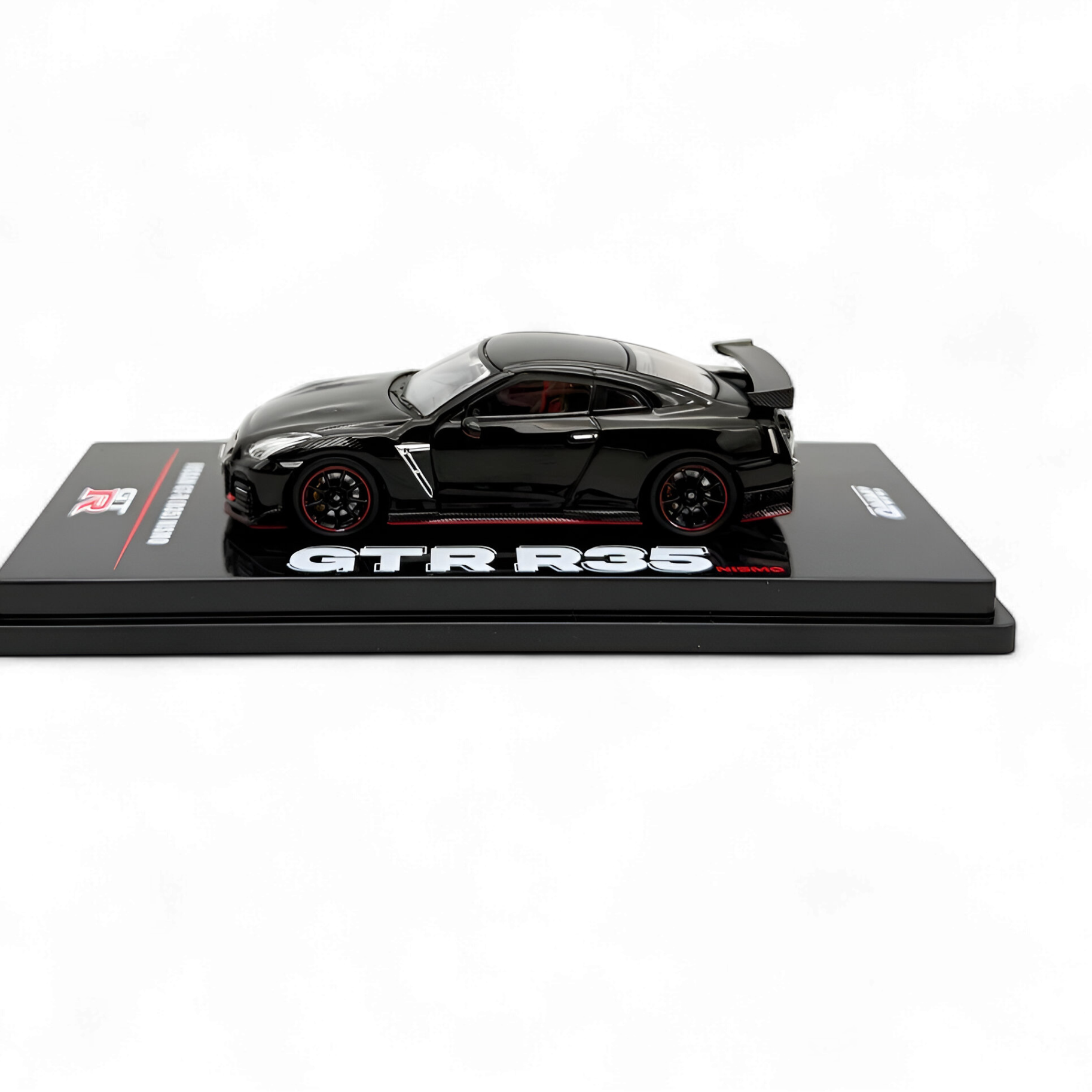 Inno64 Nissan GT-R R35 NISMO Black 1:64 3