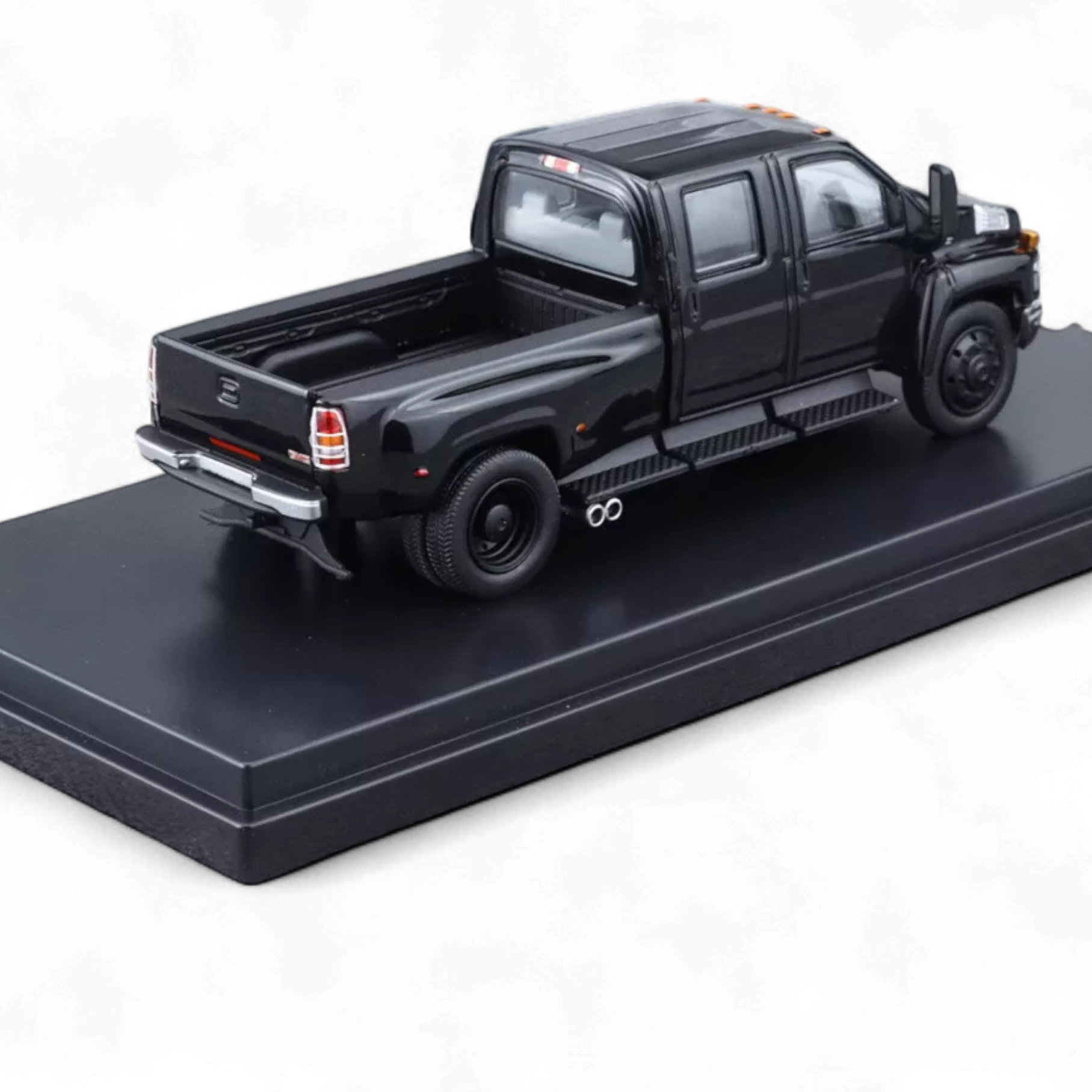 GMC TOPKICK Pickup - Black 1:64 by GOC 3