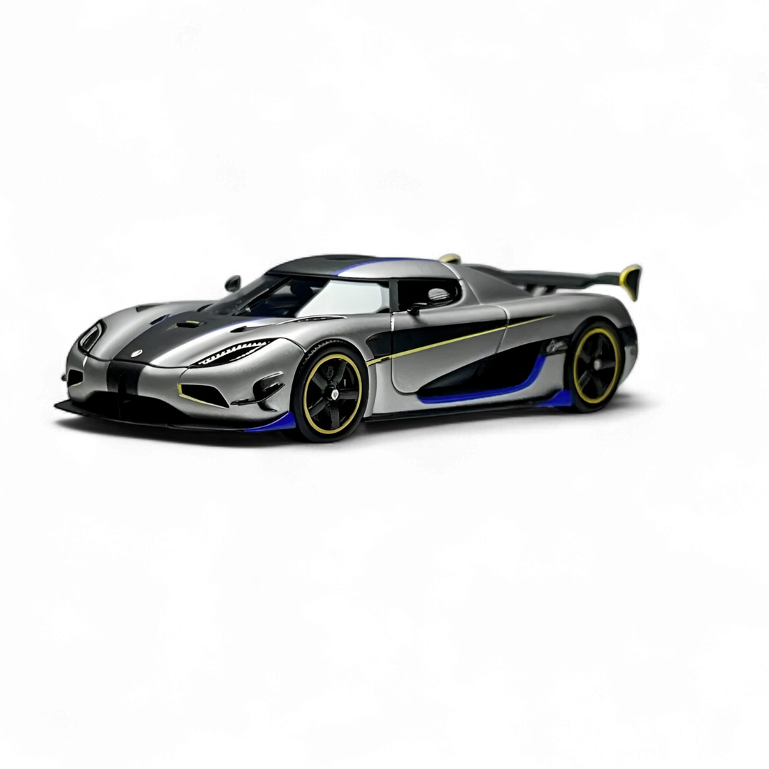 Koenigsegg Agera RS Matte Silver Gray 1:64 by Guo Ji  3
