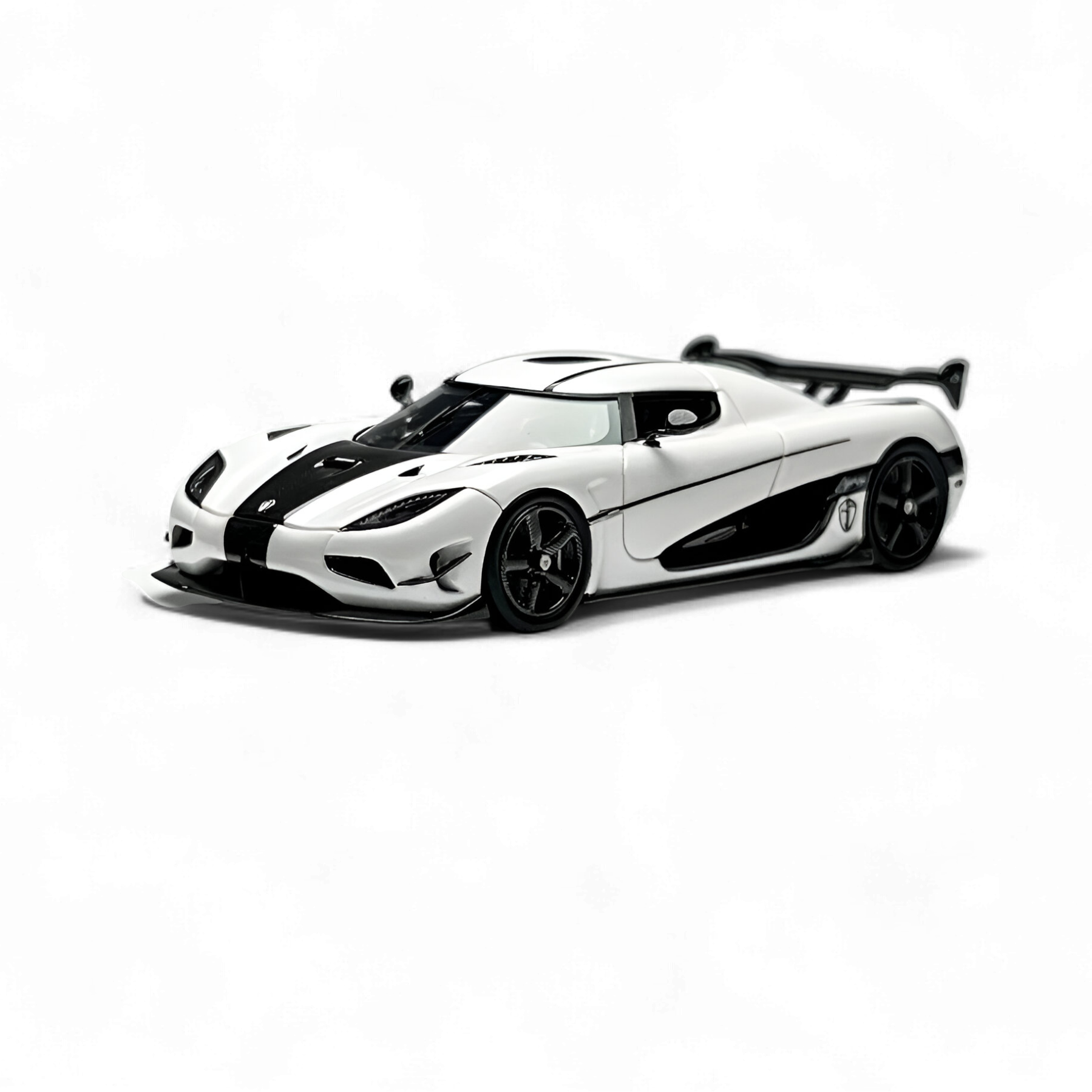 Guo Ji 1:64 Koenigsegg Agera RS (Resin Model) 4