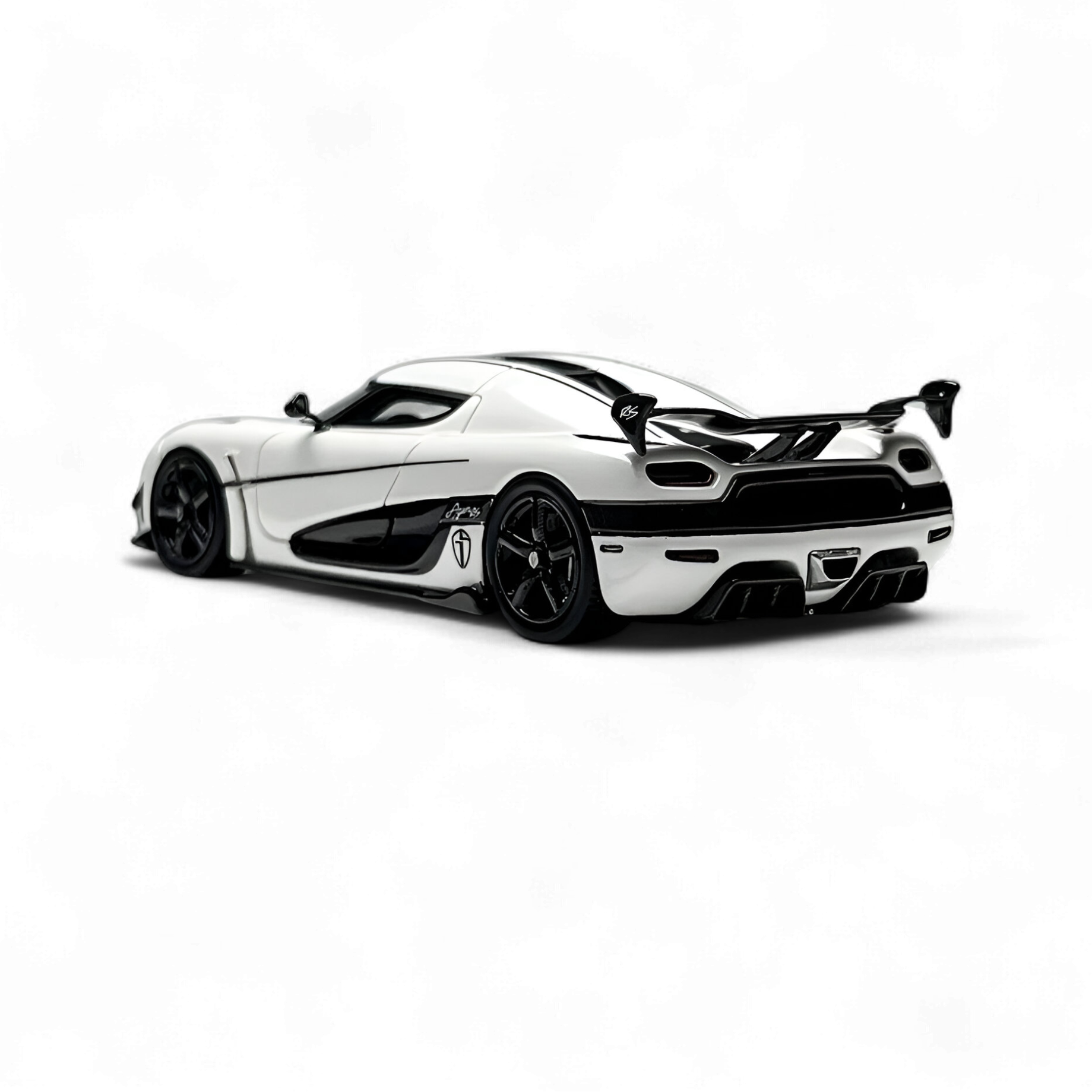 Guo Ji 1:64 Koenigsegg Agera RS (Resin Model) 6