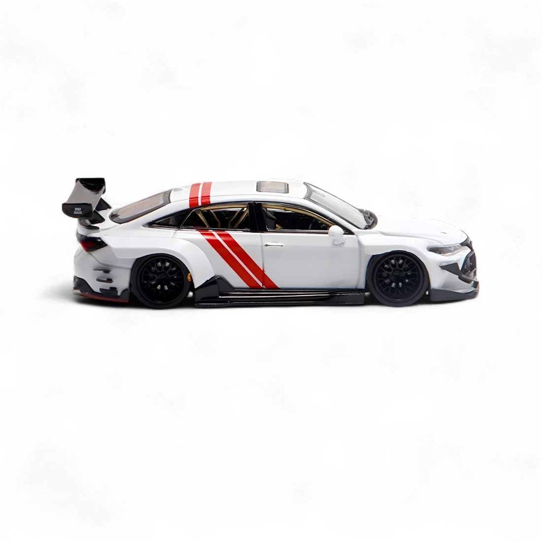 Toyota Avalon Modified Concept - White Livery 1:64 by LMF 3